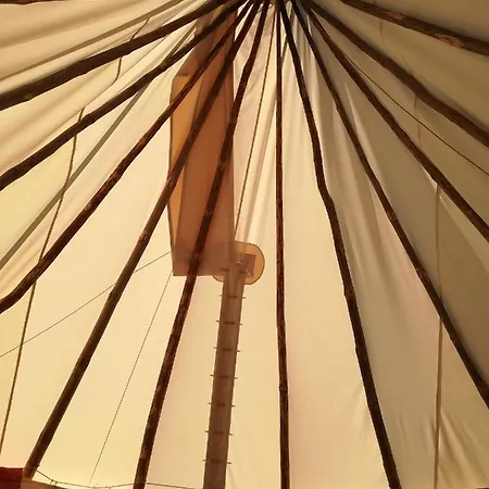 Le Tipi Du Phare Ouest * Lannion