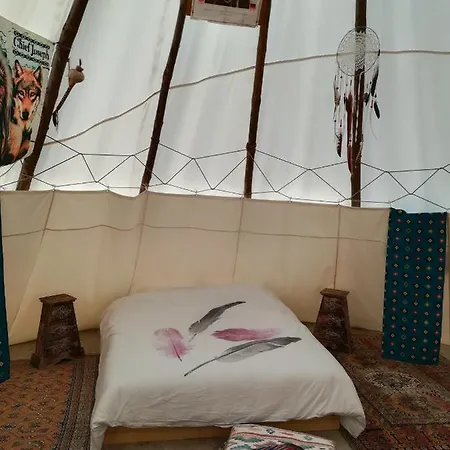 Campsite Le Tipi Du Phare Ouest Lannion